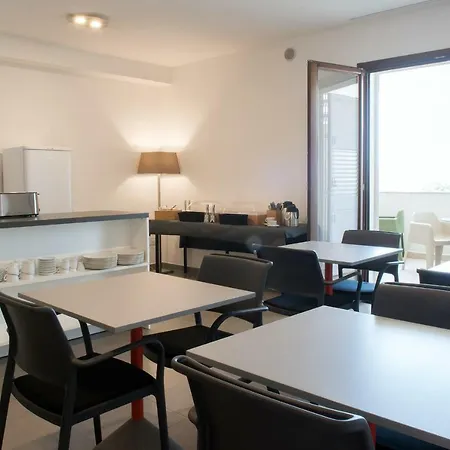 Casole Living Oda ve Kahvaltı 3*